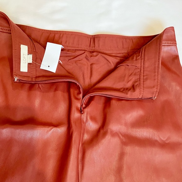 Loft Women’s Deep Red Soft Faux Leather Lined Pocket Mini Skirt | Size 8 NWT - Picture 6 of 11